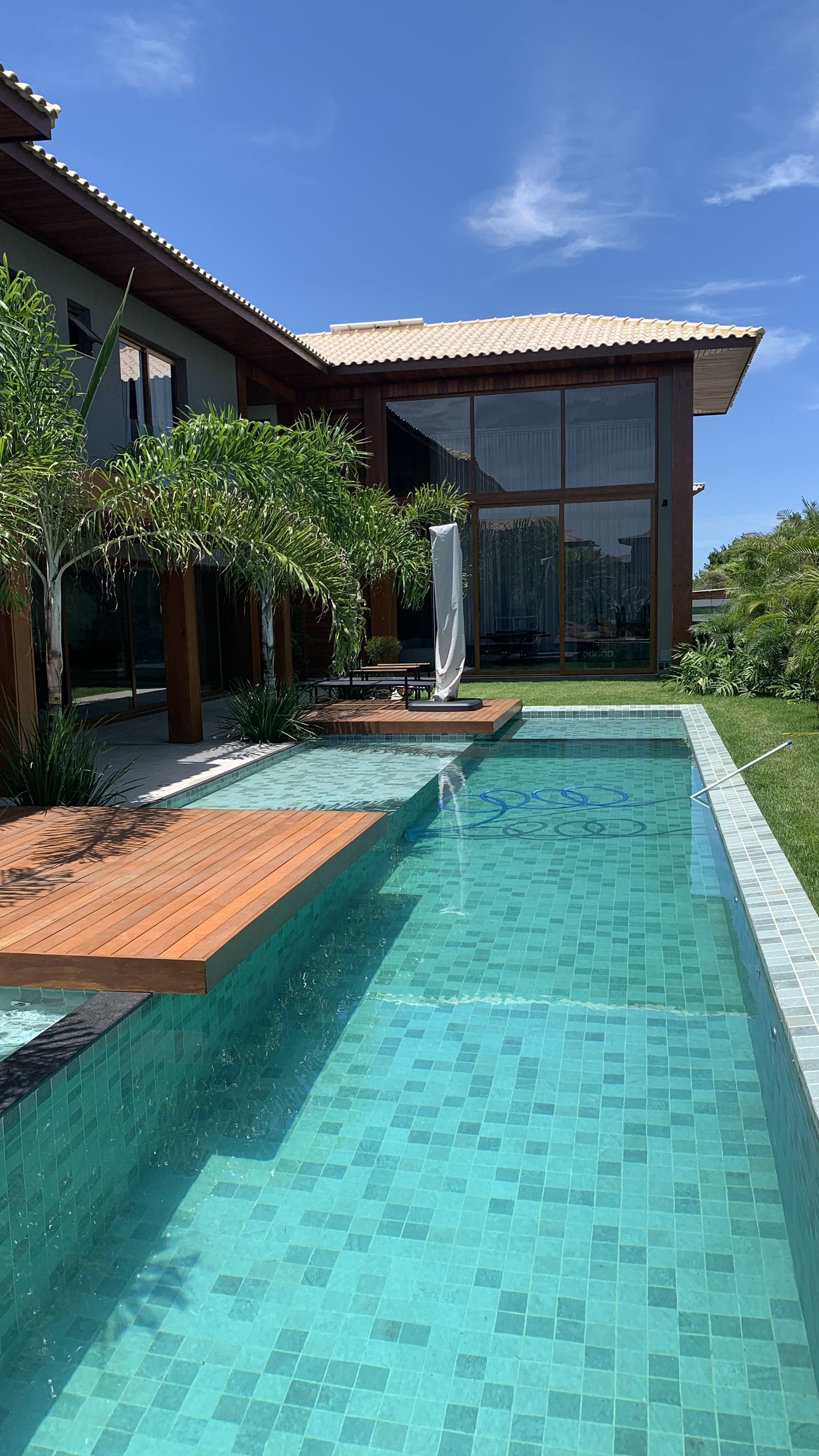 Casa MJO — piscina e área externa