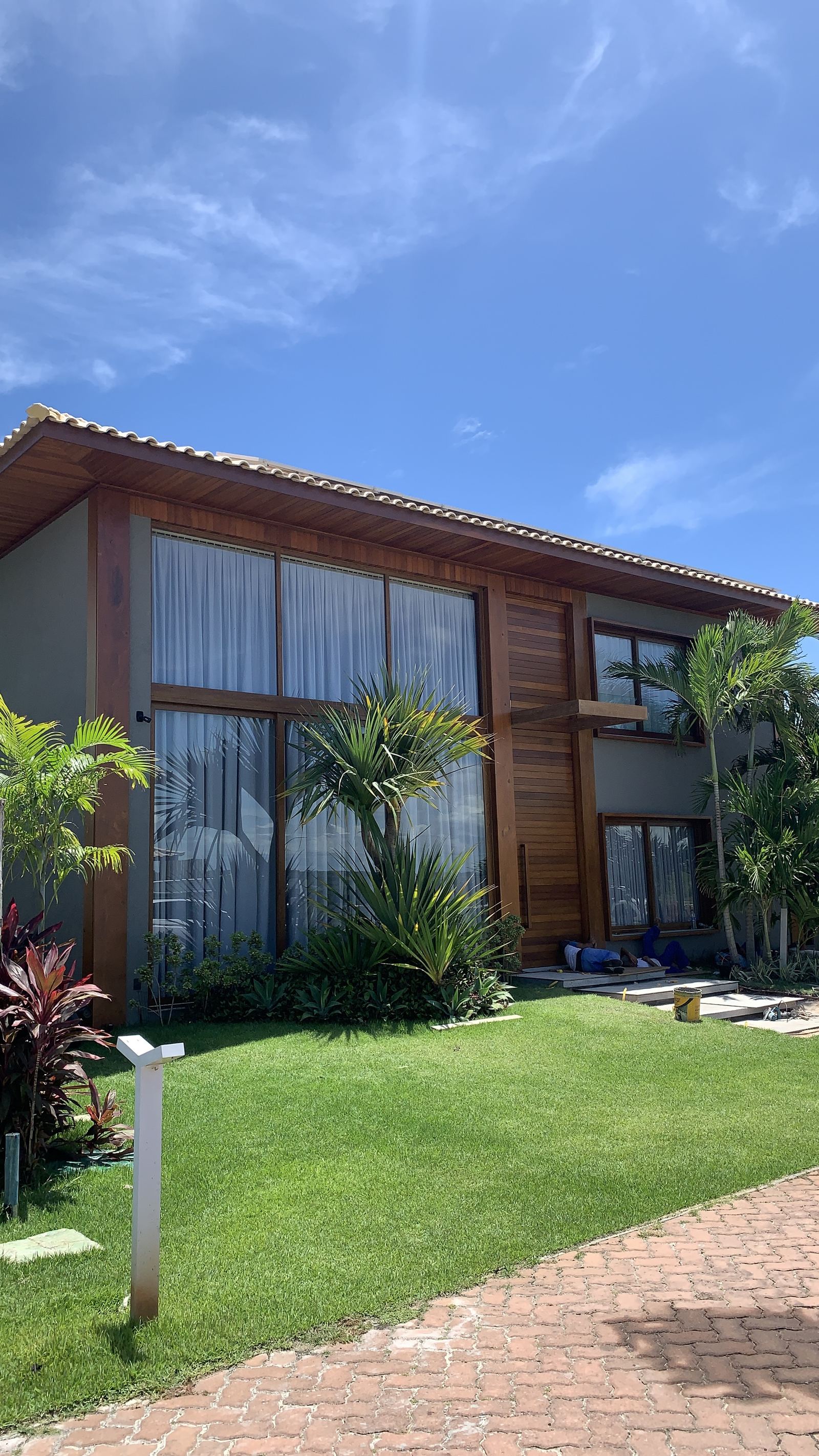 Casa MJO — fachada principal